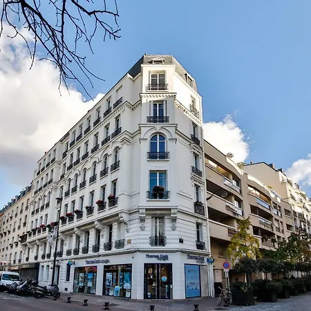 Belle Vue 2